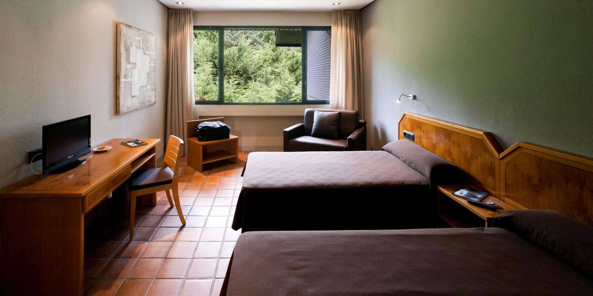 As Hoteles Altube Zuia Bagian luar foto