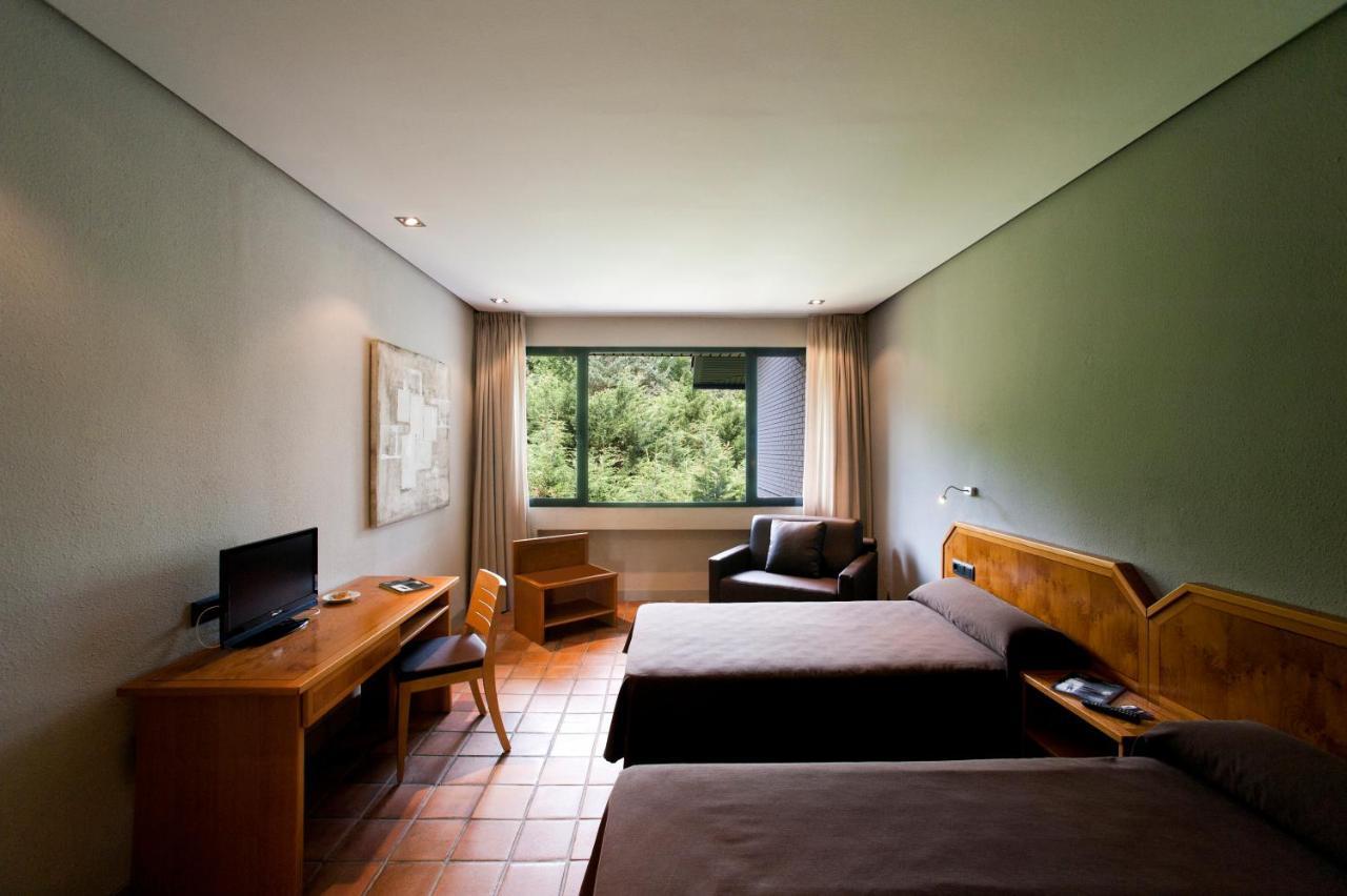 As Hoteles Altube Zuia Bagian luar foto