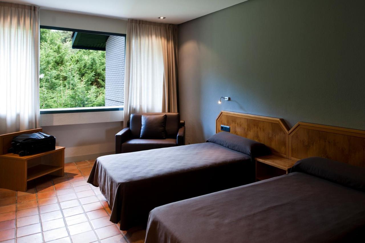 As Hoteles Altube Zuia Bagian luar foto