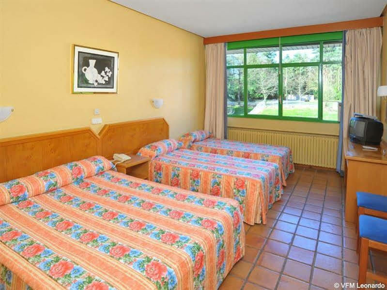 As Hoteles Altube Zuia Bagian luar foto